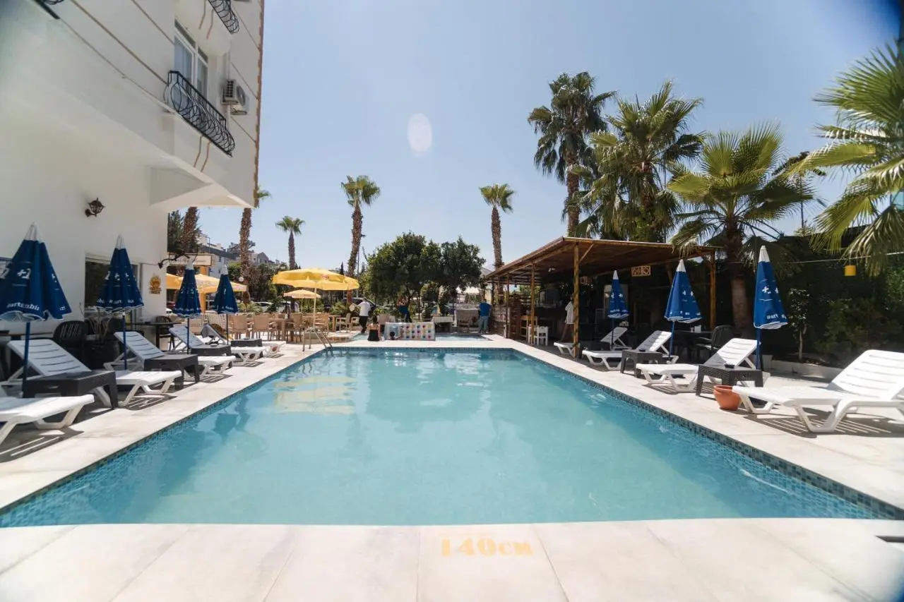 Far Life Hotel