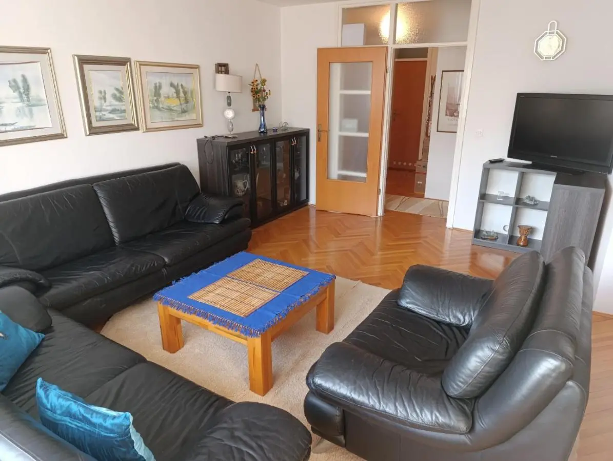 Centar SA with free garage parking