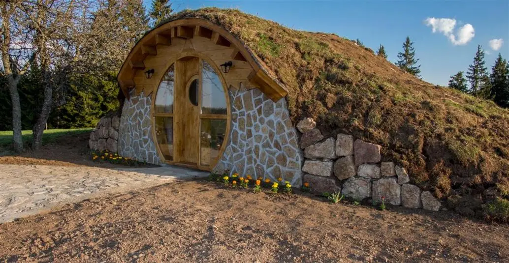 Mountain bungalows and a Hobbit House - Jazavčije Rupe