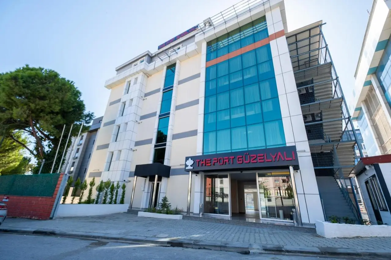 The Port Güzelyalı