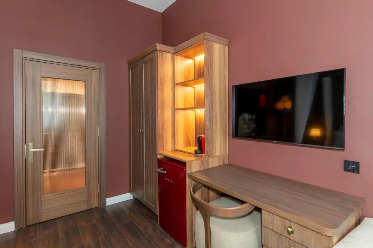 CLK Suites Hotel