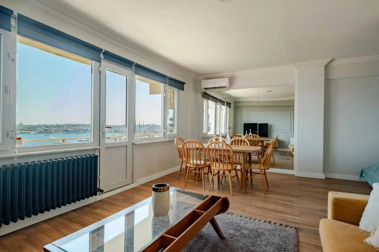 Spacious Sea View Family Suite in Managed Aparthotel with Balcony
