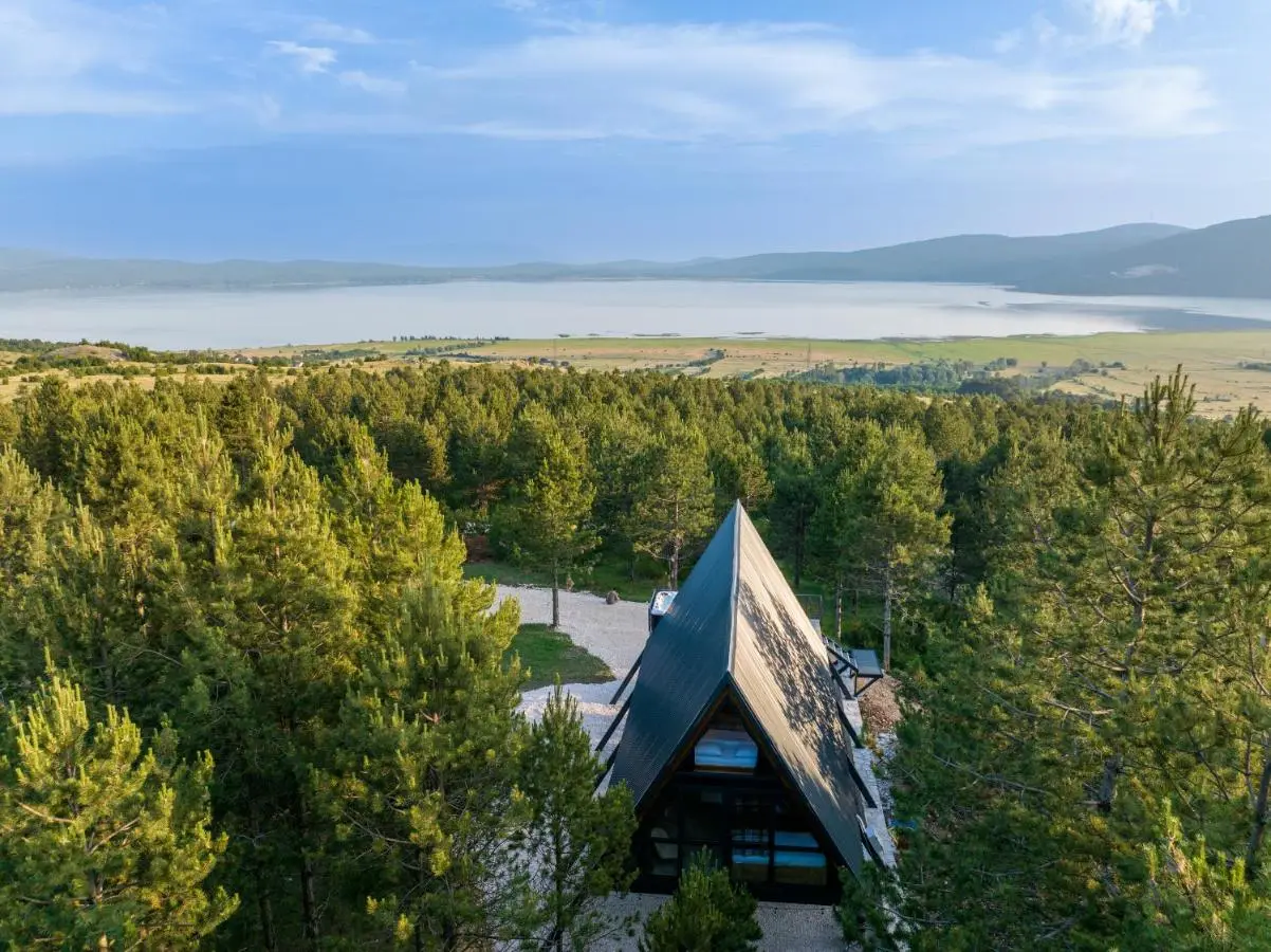 Continental Adventure Resort - Mountain Escape & Glamping