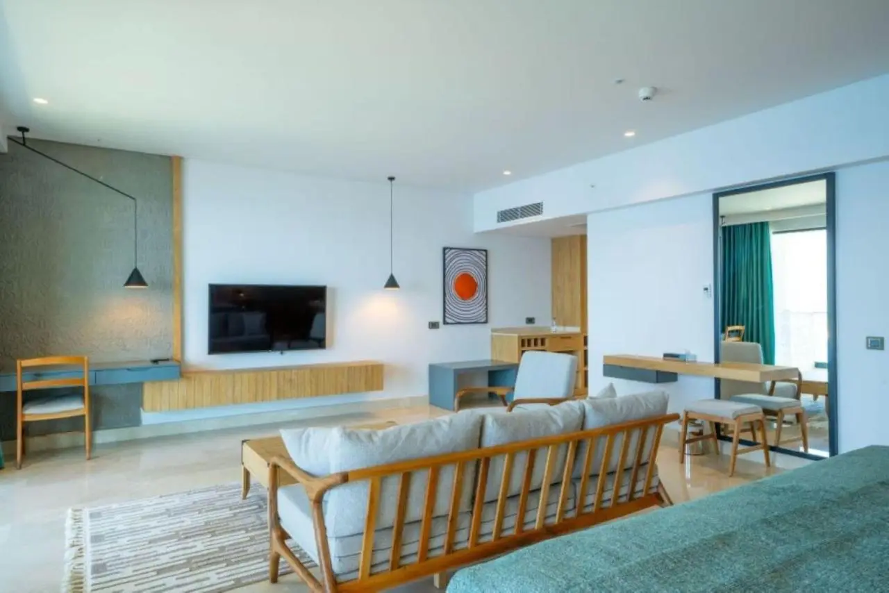 Lures Hotel