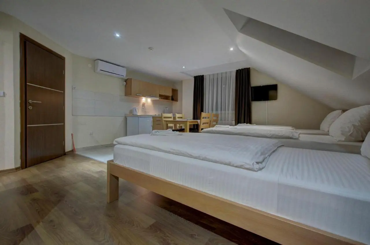 Tihe Noci Motel