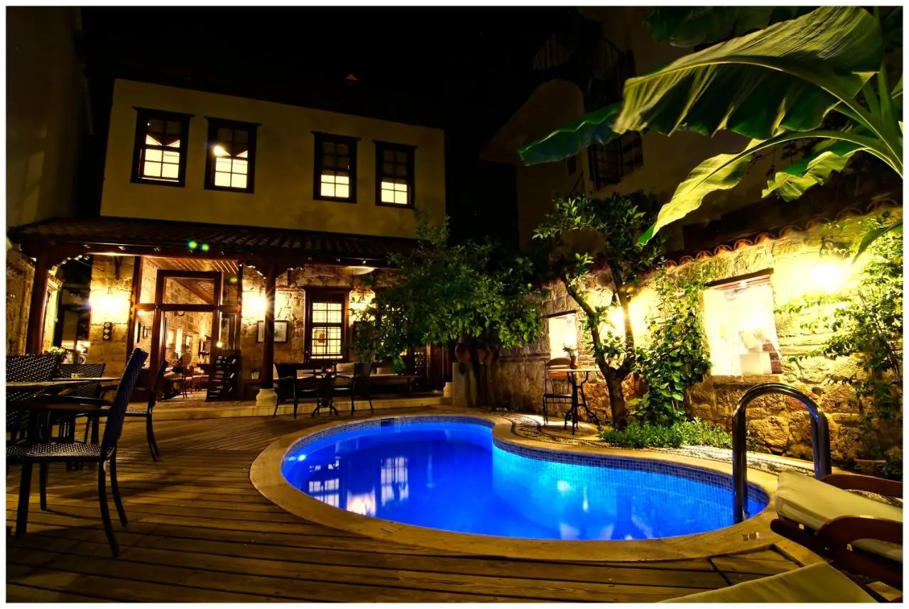 Minyon Hotel