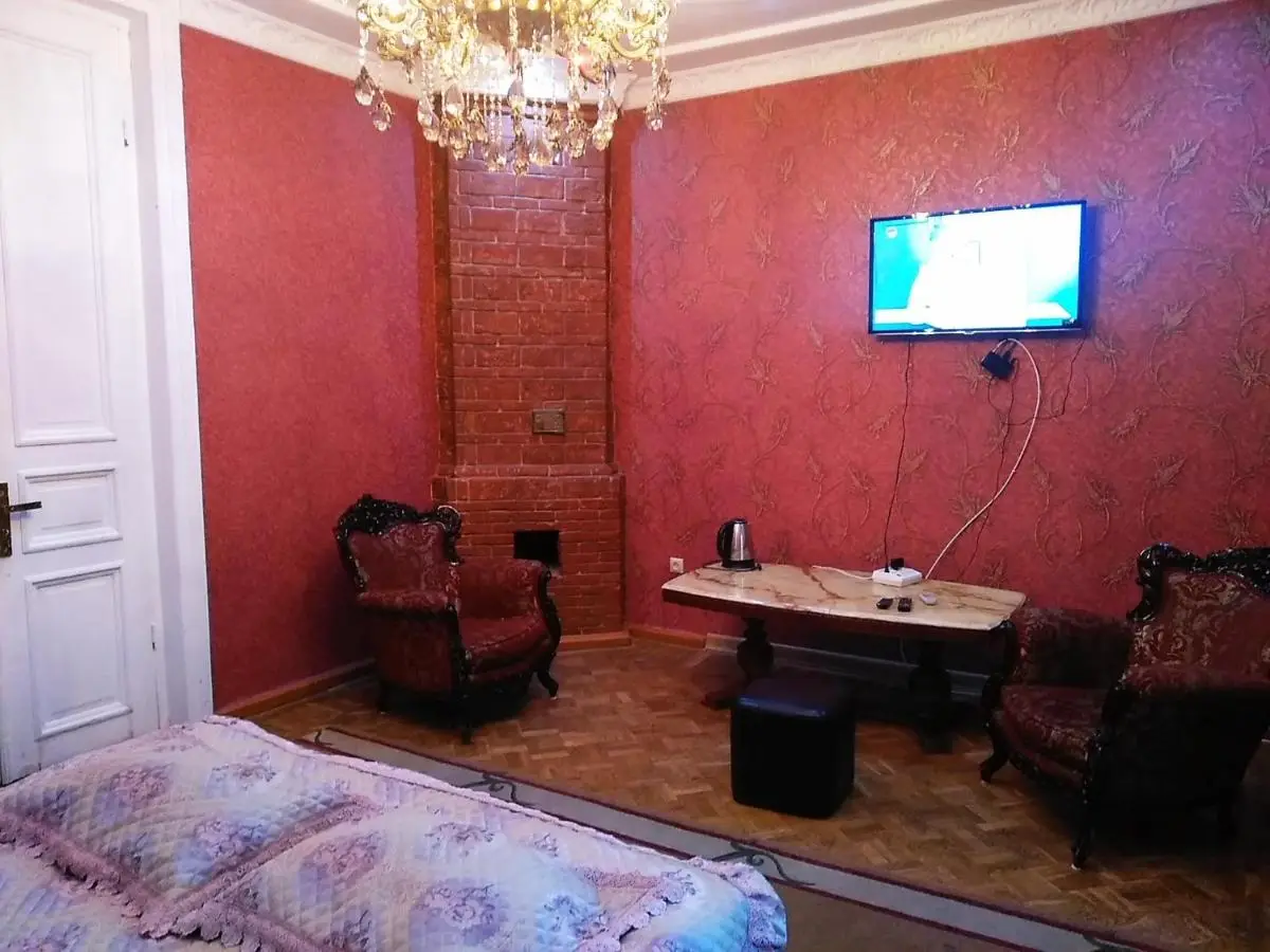 Hotel Edemi Castle