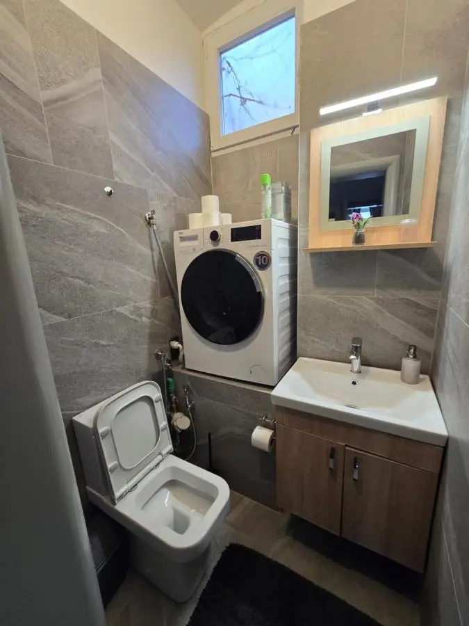 Sarajevo central quiet apartment,private free parking