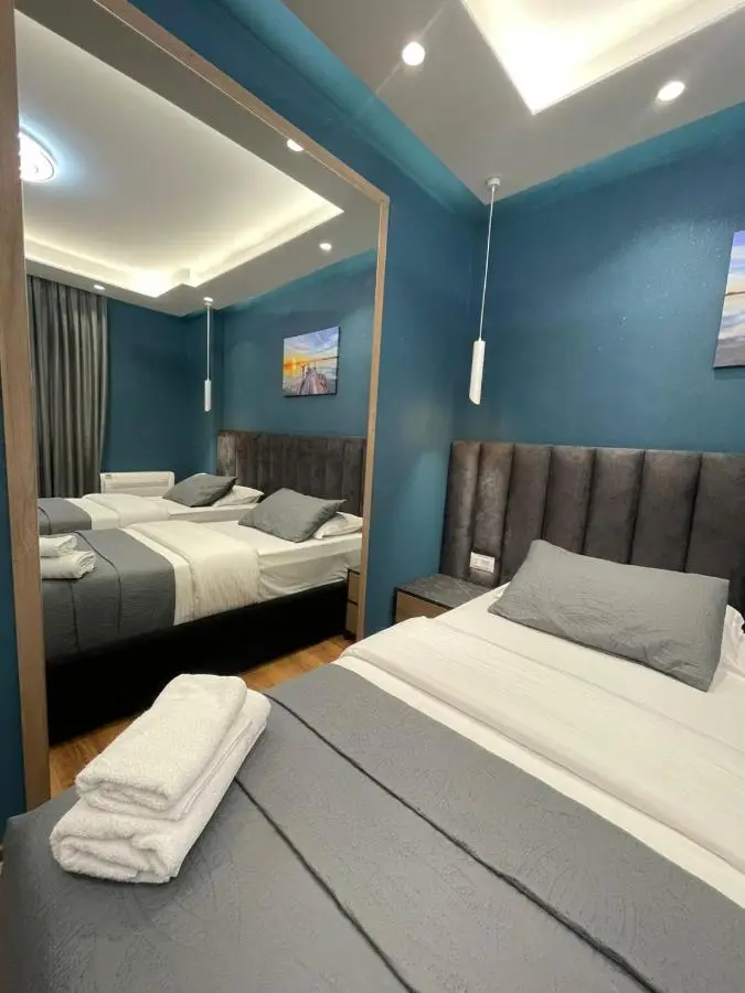 Peaky Hotel