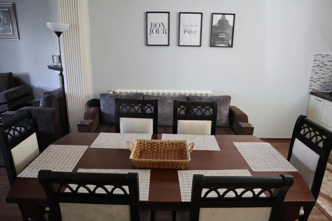 Lake Retreat Villa