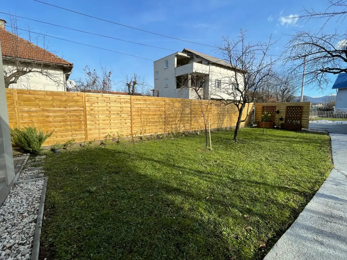 VillaGreenDream: 10 Min from Airport, Free Parking