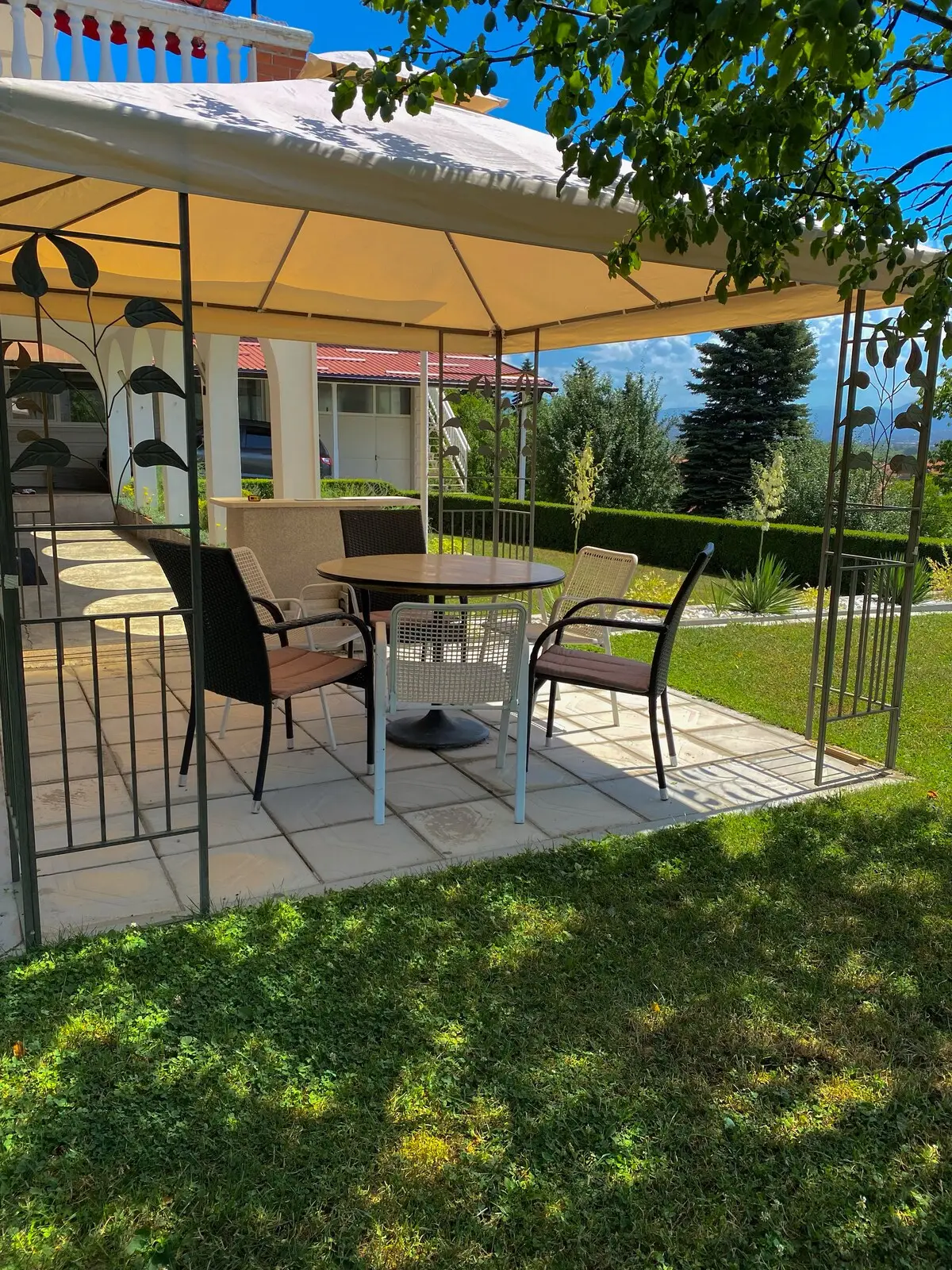 "Golden Hills Resort" Penthouse appartment.