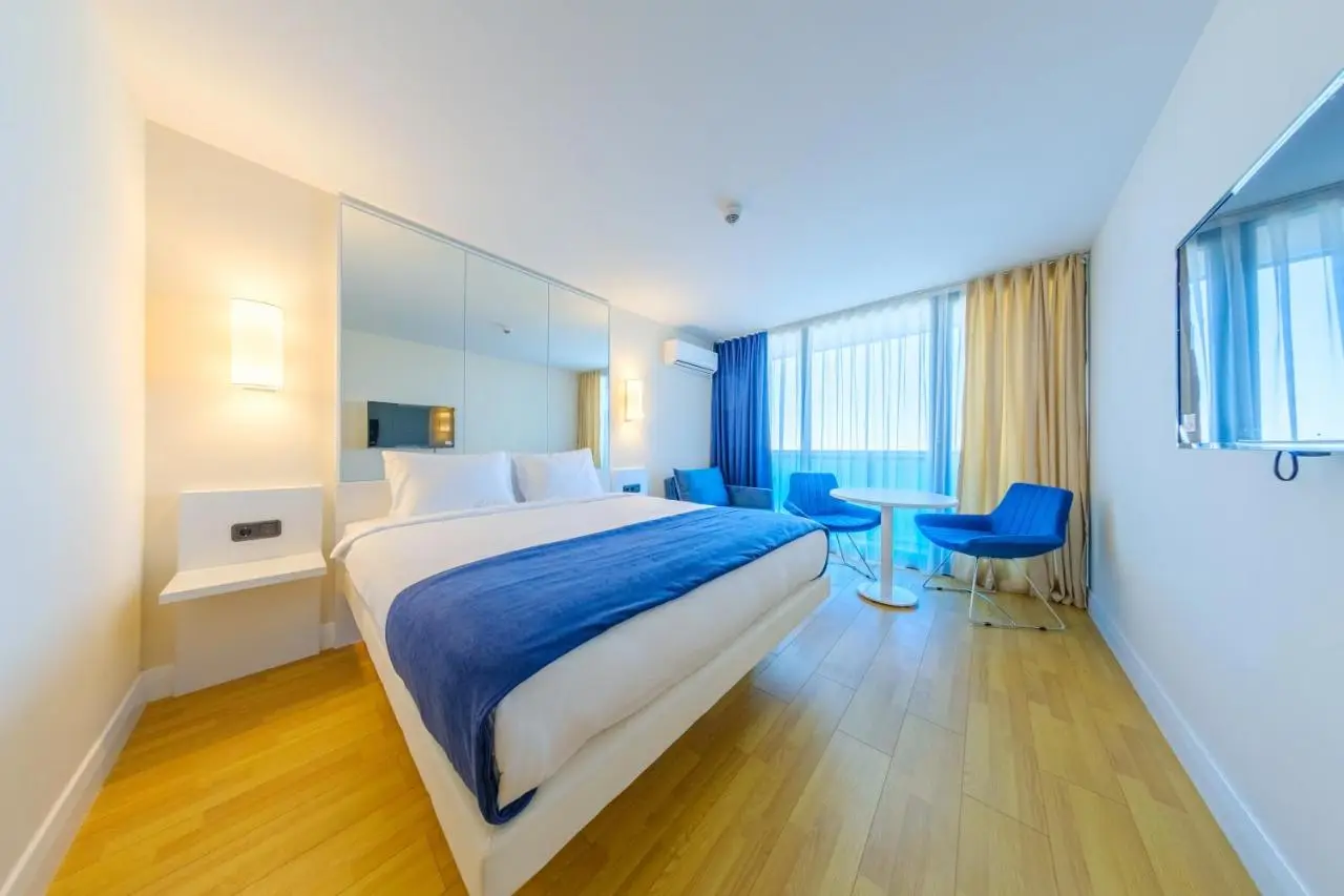 Panorama BeachFront Aparthotel