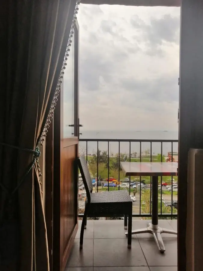 Seahouse Suites