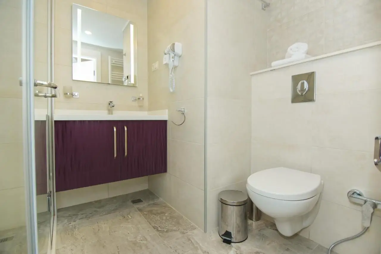 Your Sunshine Apartments in Alliance Palace