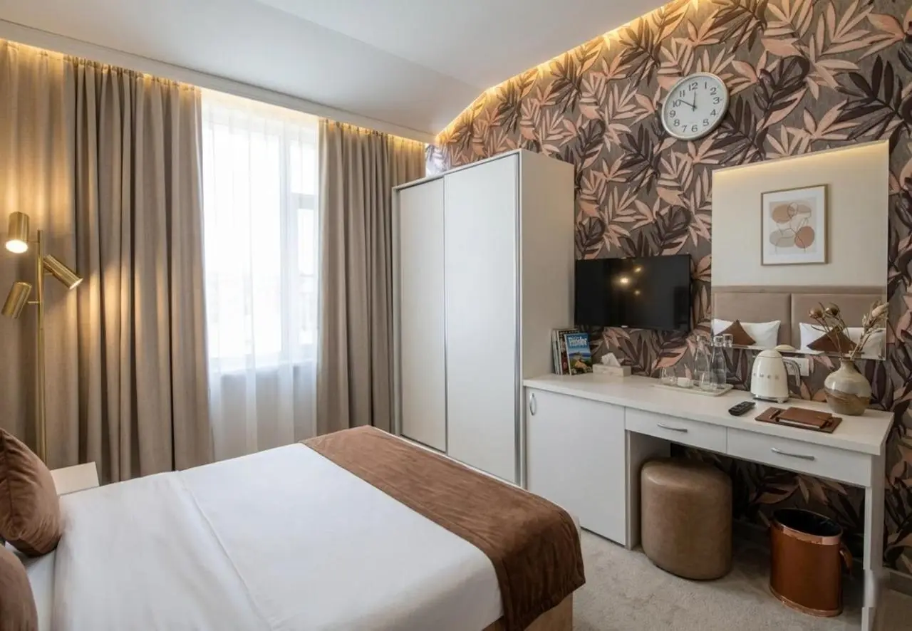 Sunday Luxury Hotel
