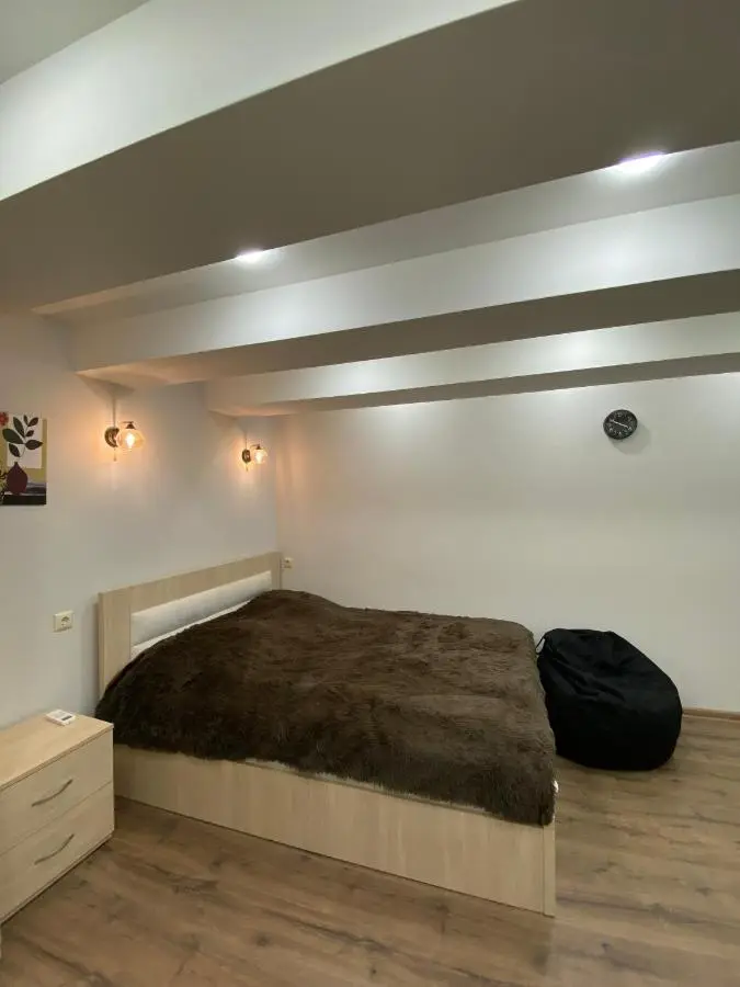 Rusudana's house