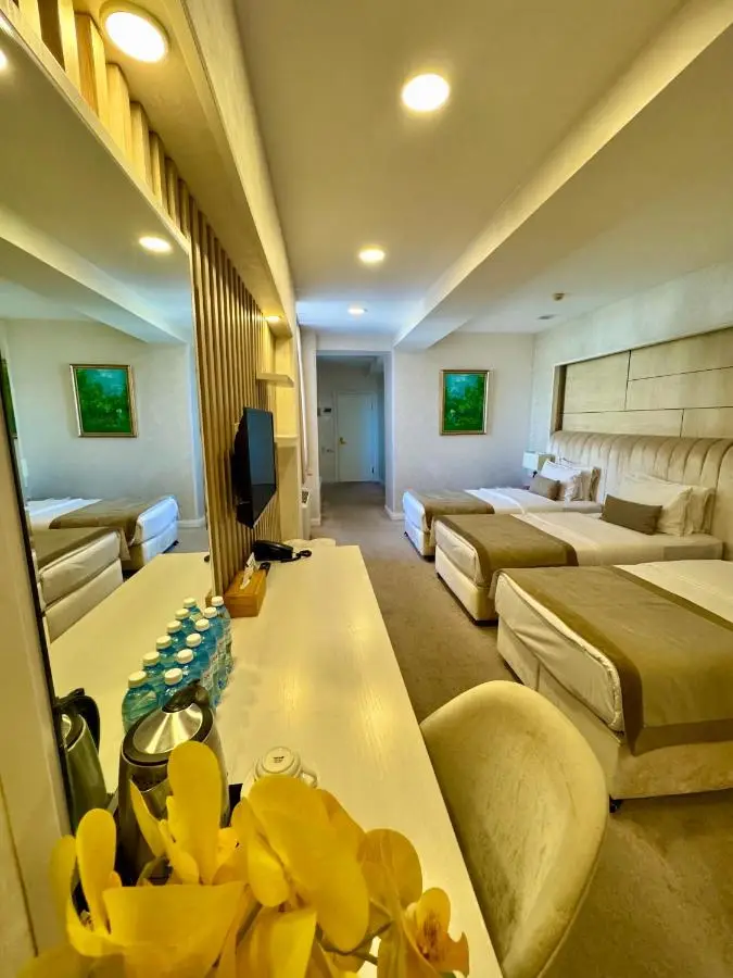Ganjali Plaza Hotel