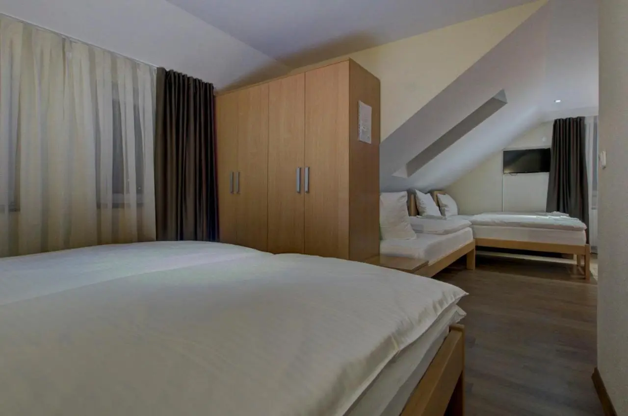 Tihe Noci Motel
