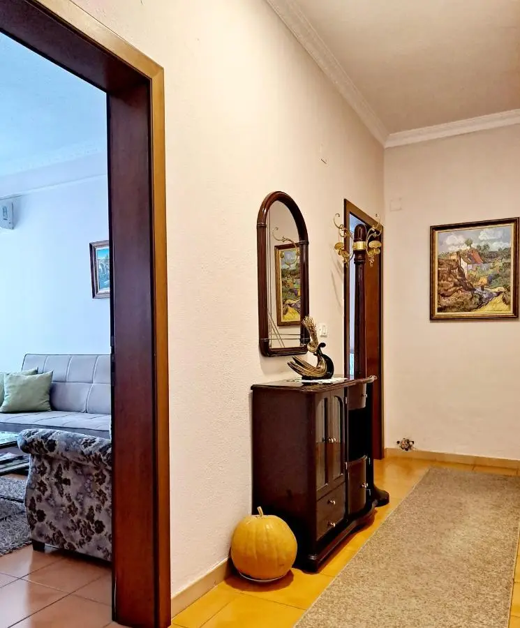 All Seasons Apartments - Free Parking & City Center