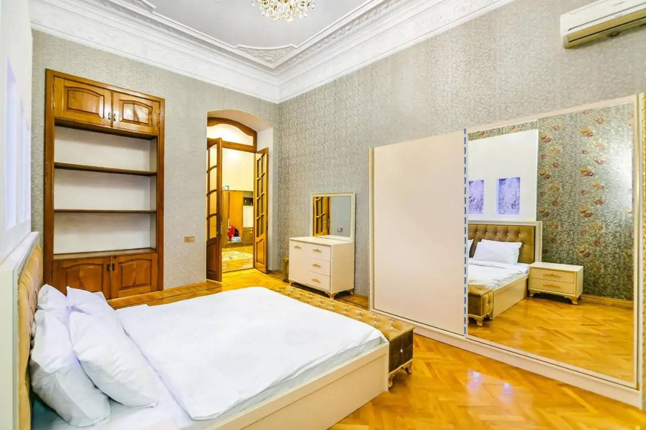 Hezi Aslanov house in CITY CENTRE