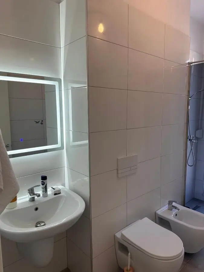 Tirana, Beautifull Apartament Near Mother Teresa Int Airport