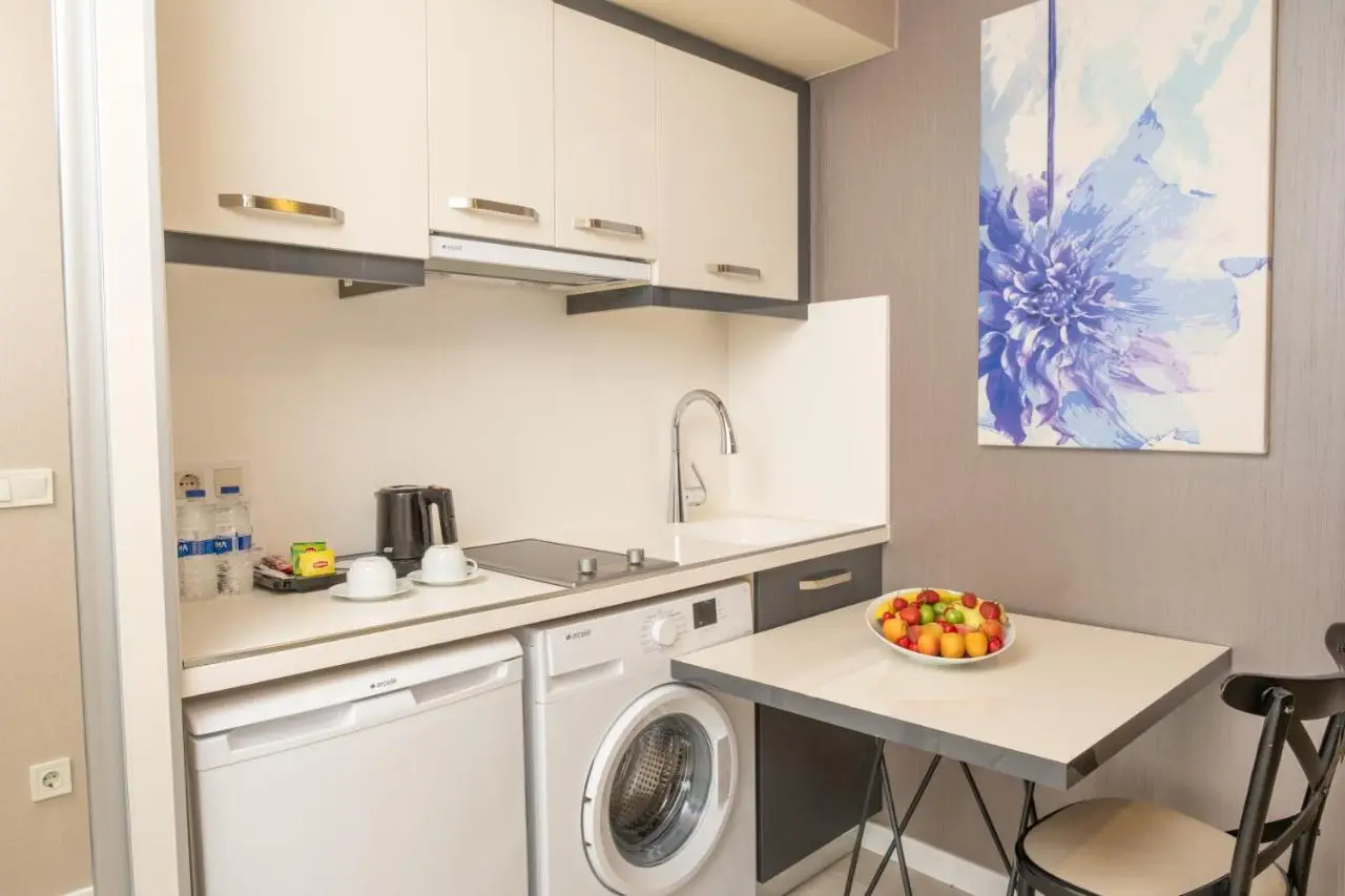 Elm Suite Hotel