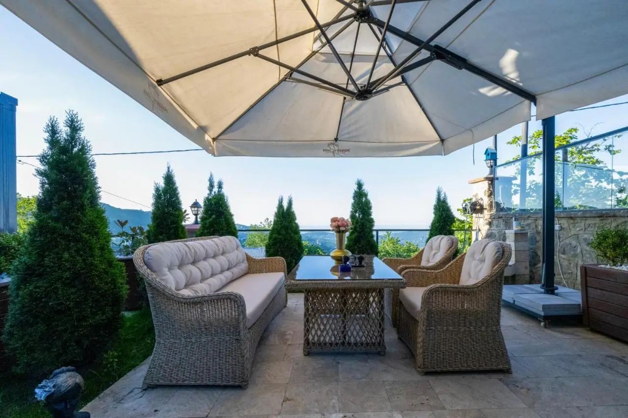 Poison Garden Suite & SPA
