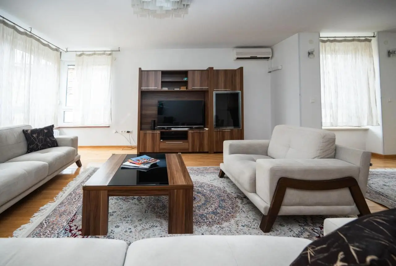 Spacious & Modern Apartment in the City Centre