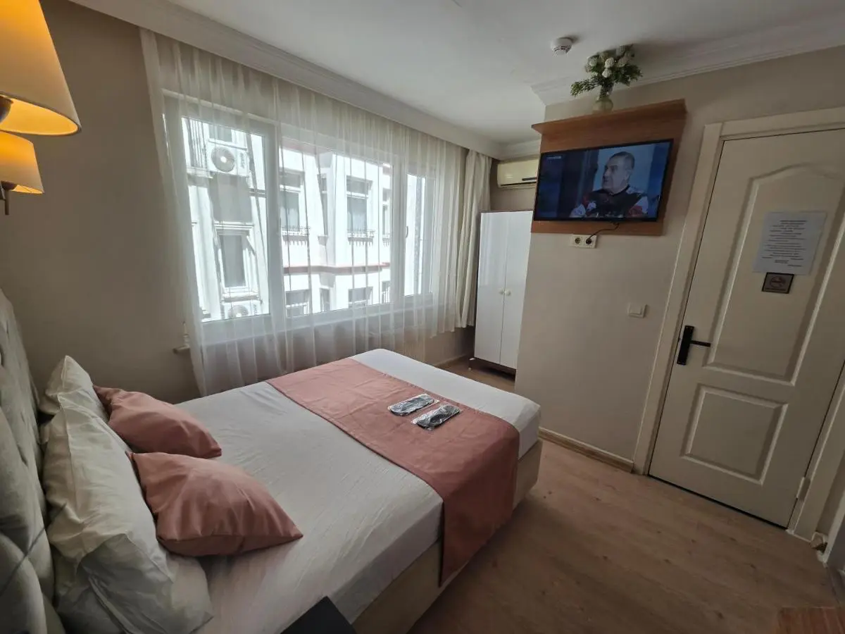 TAKSİM LİFE HOUSE