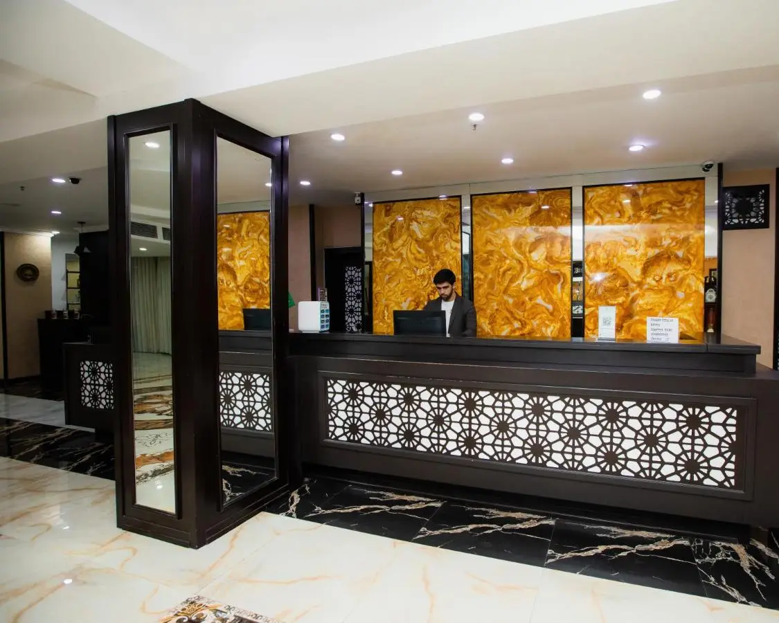 Corniche White City Hotel