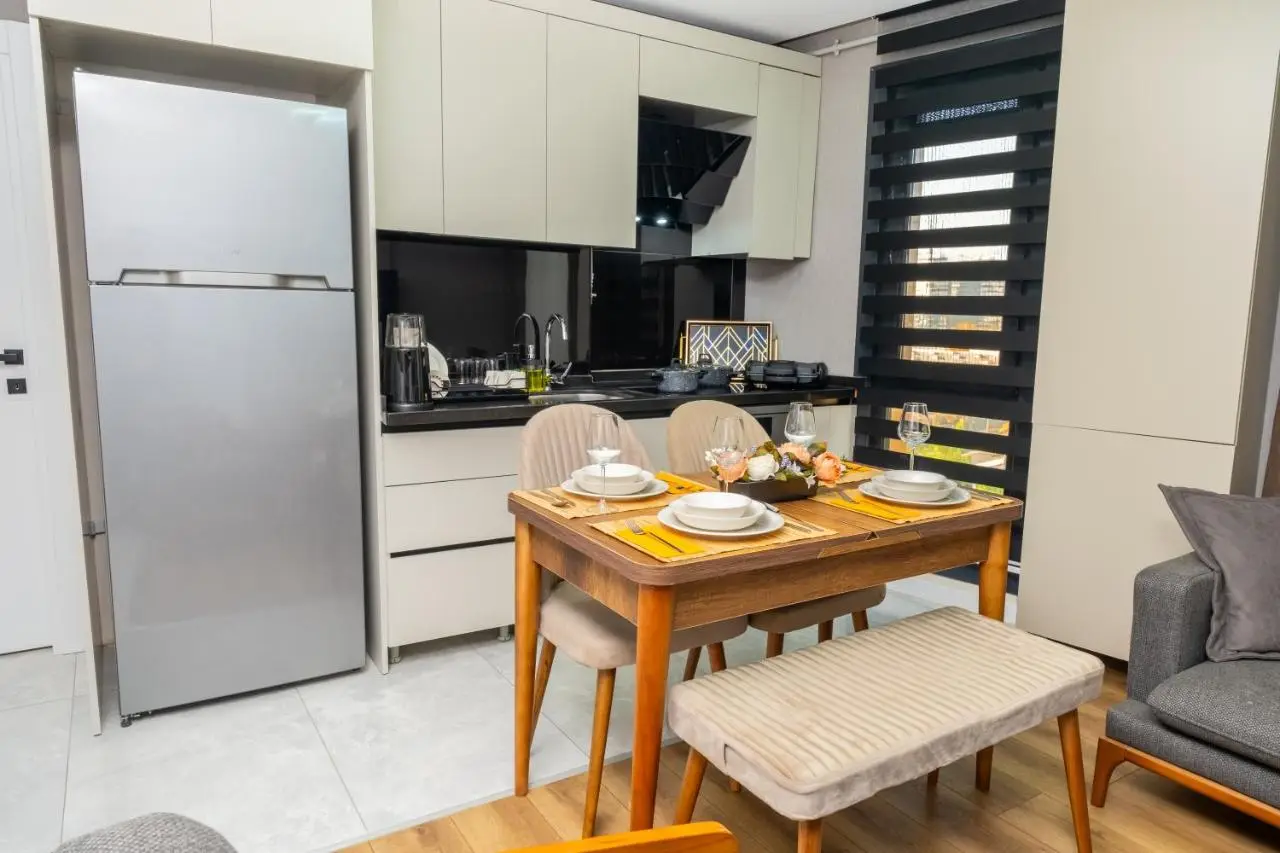 Luxury Life Suites