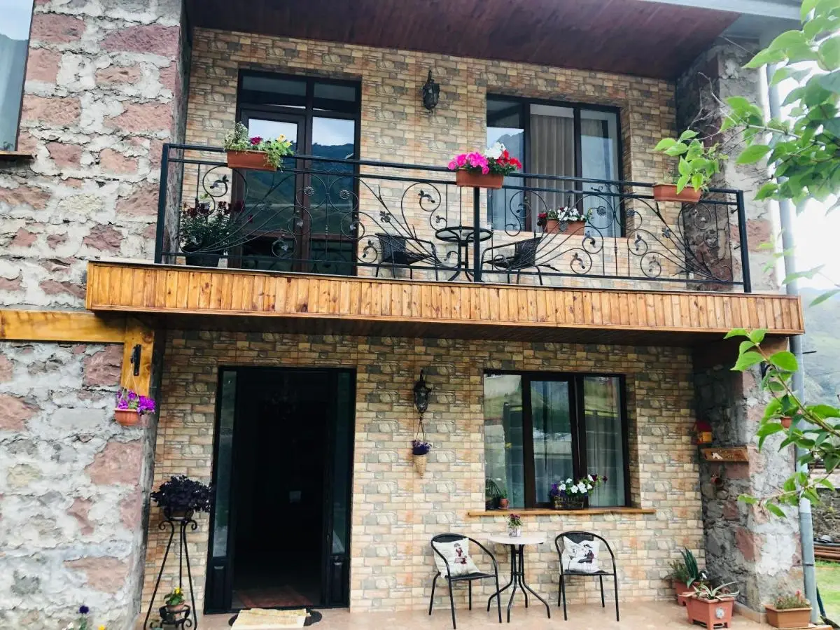Ia's Guest House