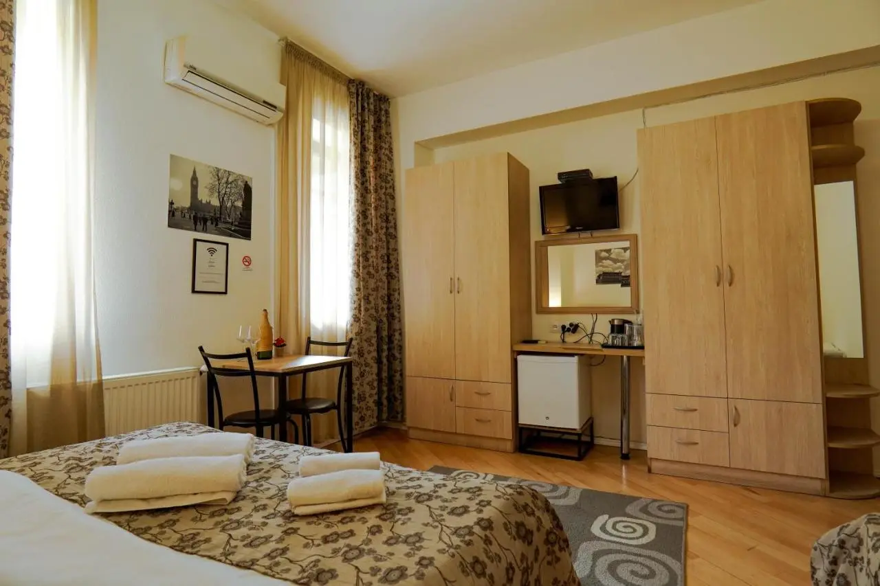 Check-In Hotel