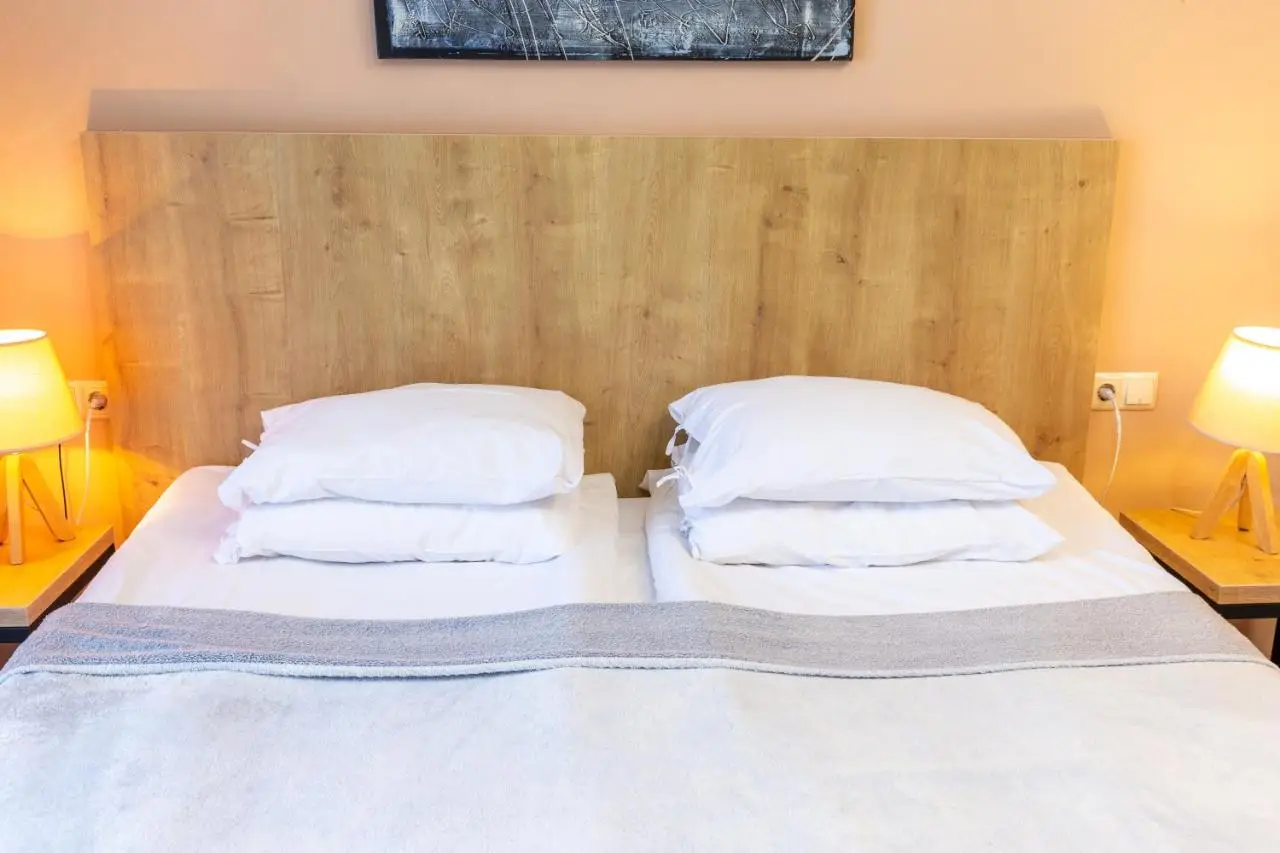 Hotel N16