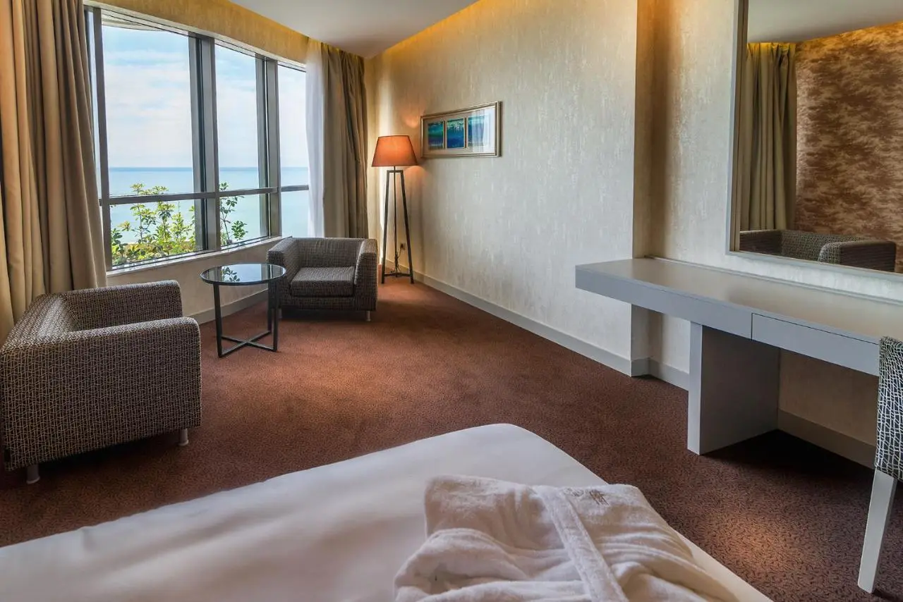 The Grand Gloria Hotel