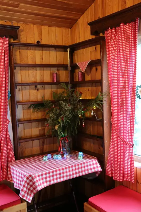 ABANT DORT MEVSİM KONAĞI HOSTEL