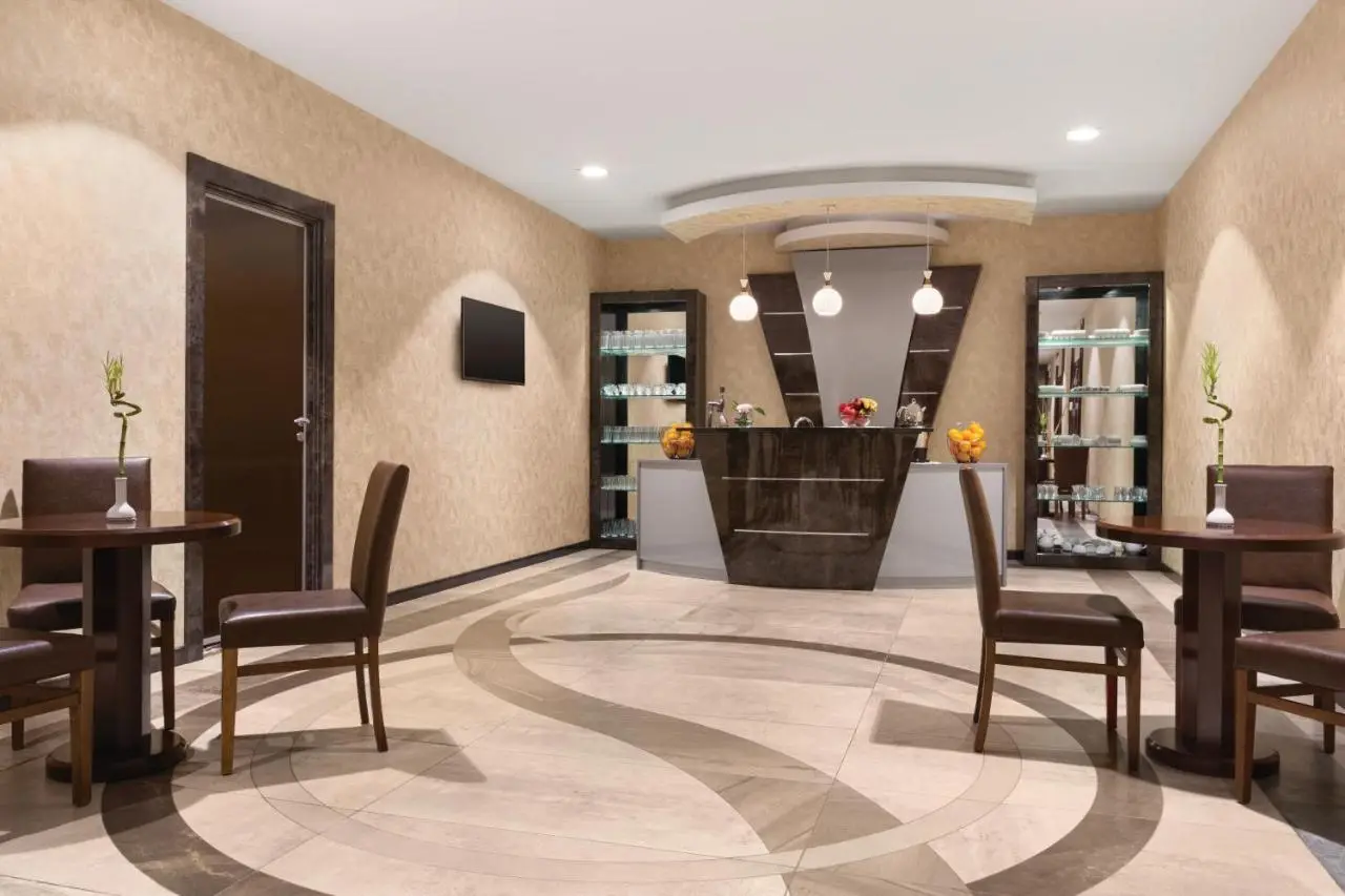 Days Hotel By Wyndham Baku