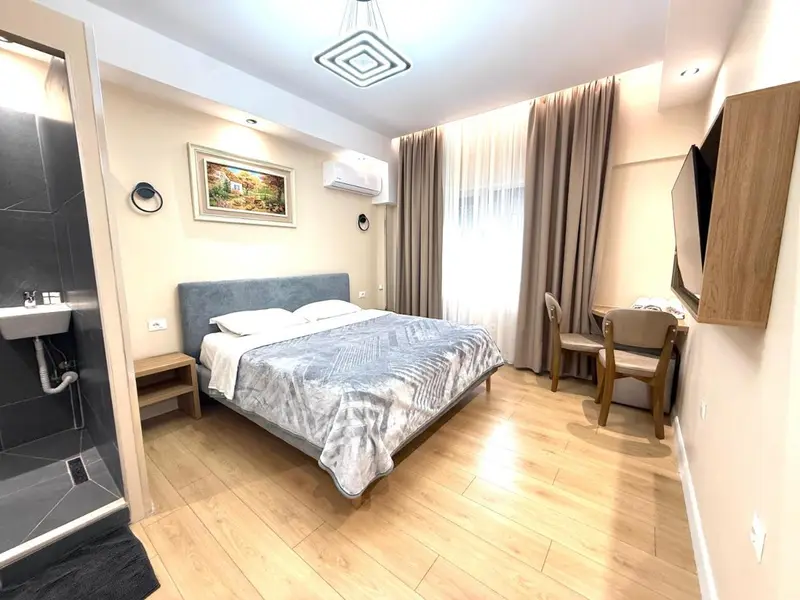 Prime Location - shared Bath