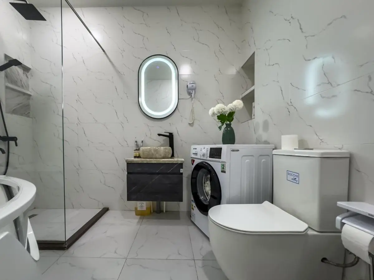 Shirin And Cozy Apartment With Jacuzzi Balcony