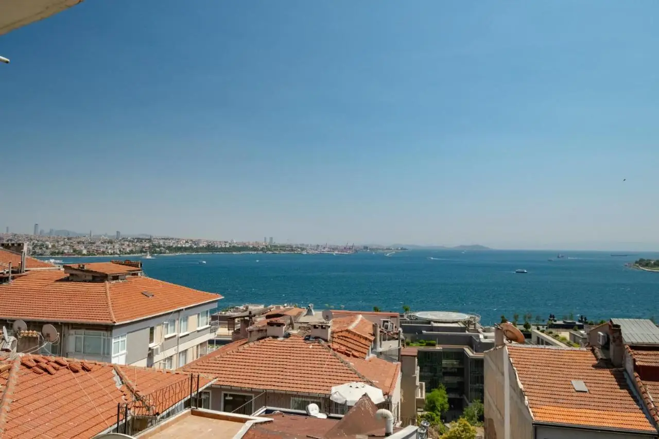 Spacious Sea View Family Suite in Managed Aparthotel with Balcony