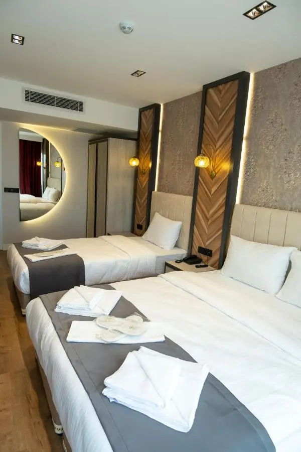 Linda Port Hotel