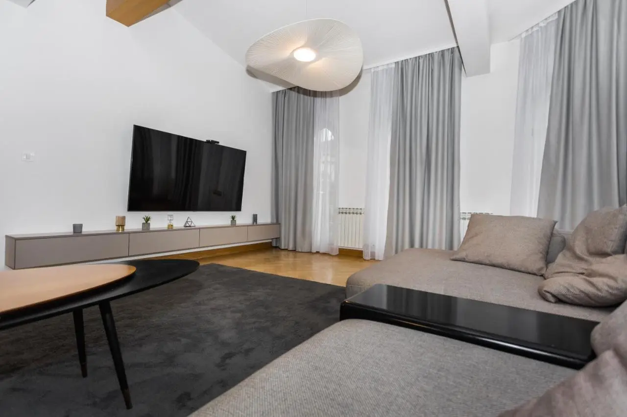 ApartVilla Art of Living luxury suite