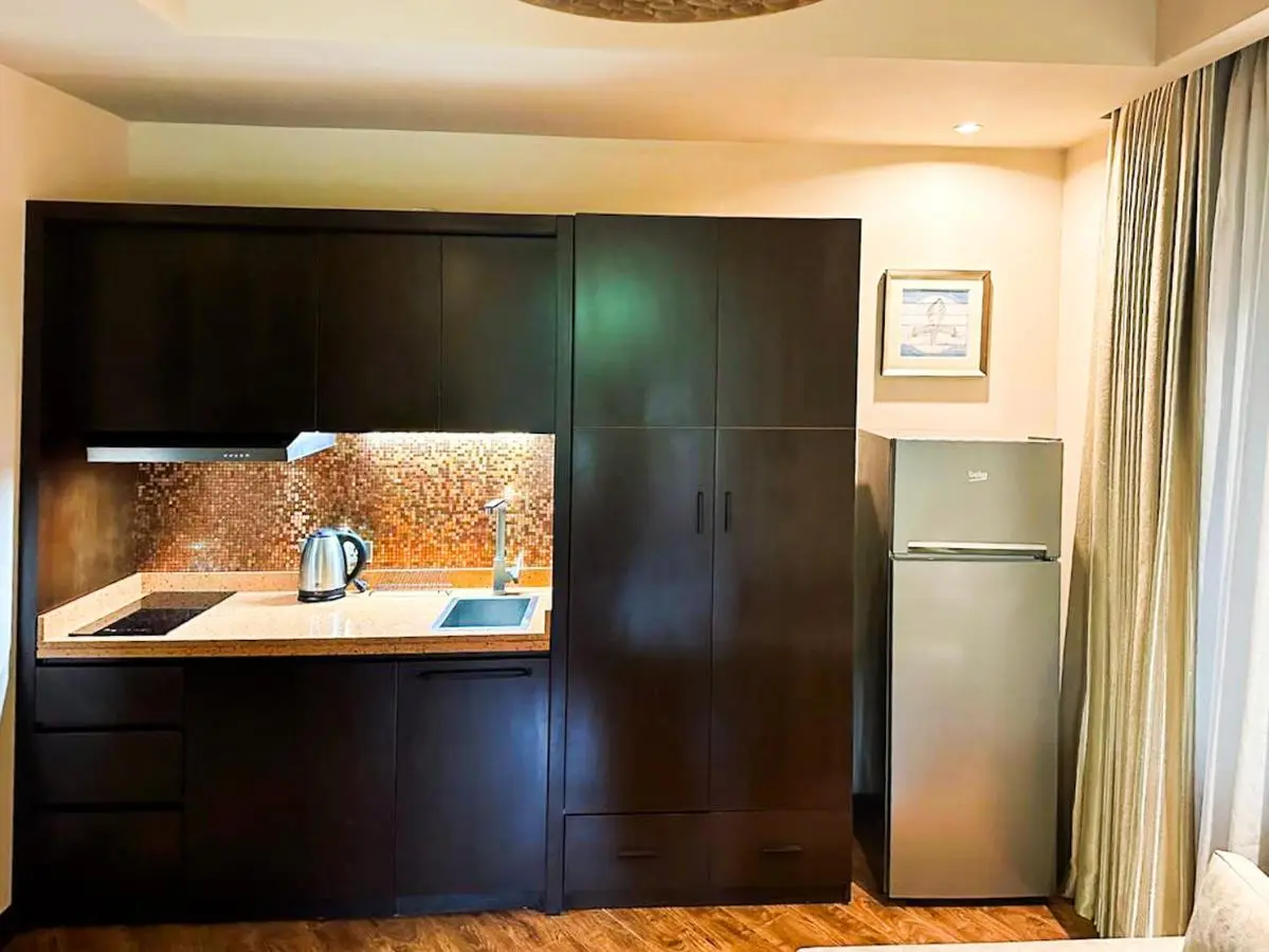 Luxury Dreamland Oasis Apartments