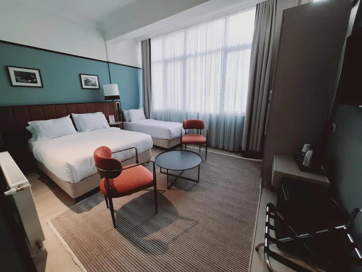 EA Exclusive Hotel