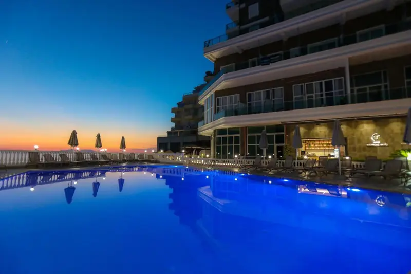 Toto Hotel & Apartments