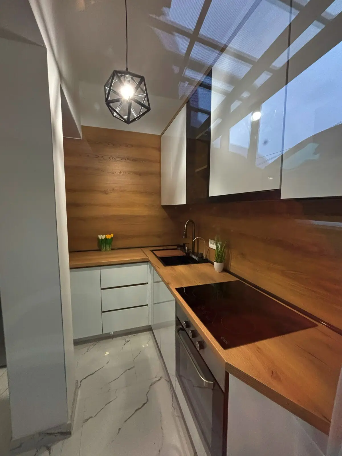 One-Bedroom Apartment with Terrace & Free Parking
