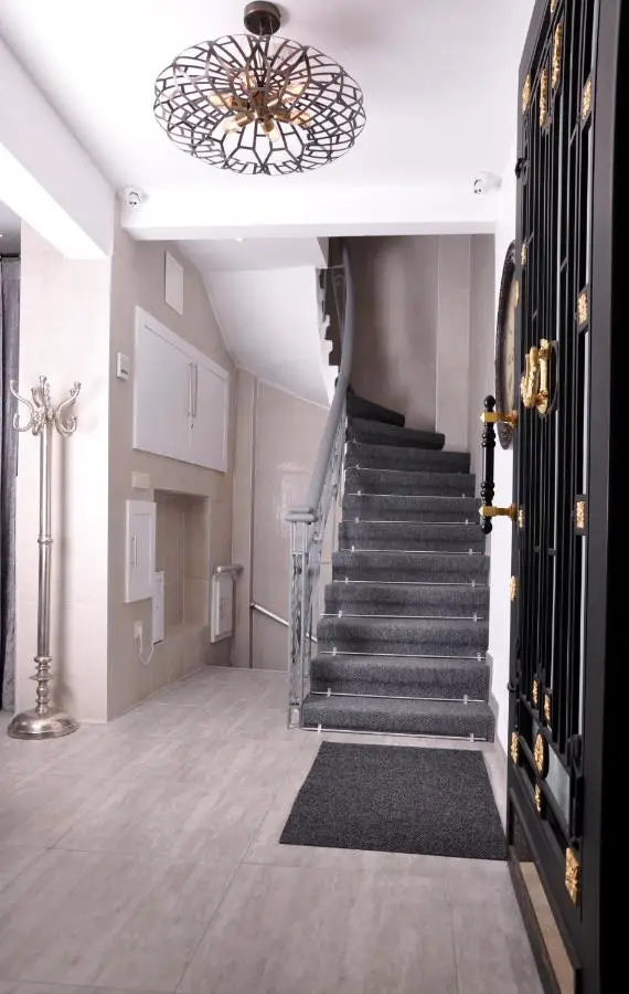 BGuest Hotel & Residence