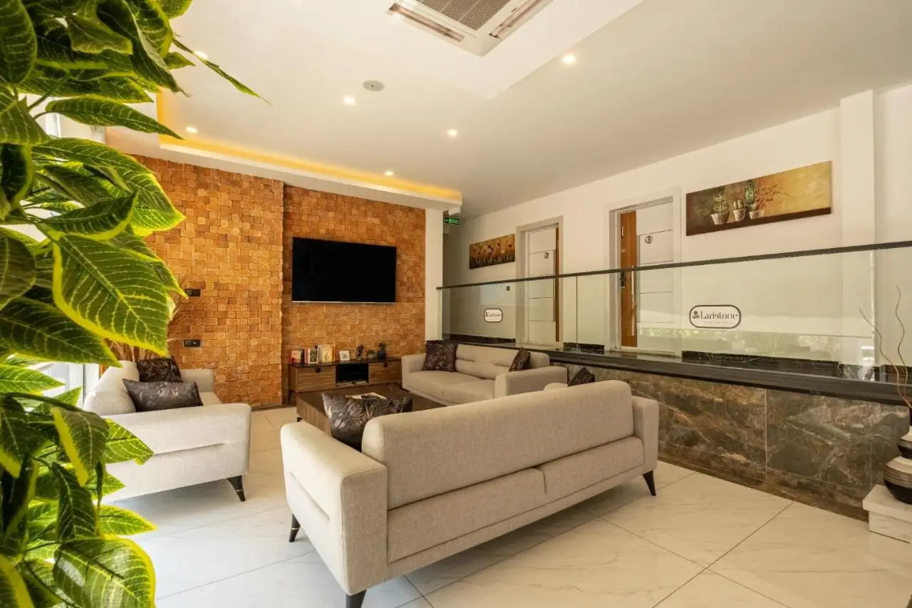Laristone Suite Spa Hotel