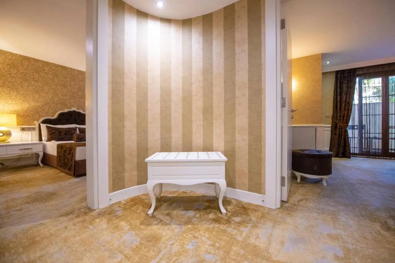 Han Deluxe Hotel